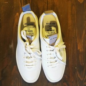 White Sneakers shoes